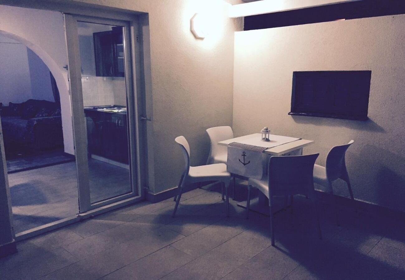 Apartments Neno - 20 M From Beach Ribarica Exterior photo